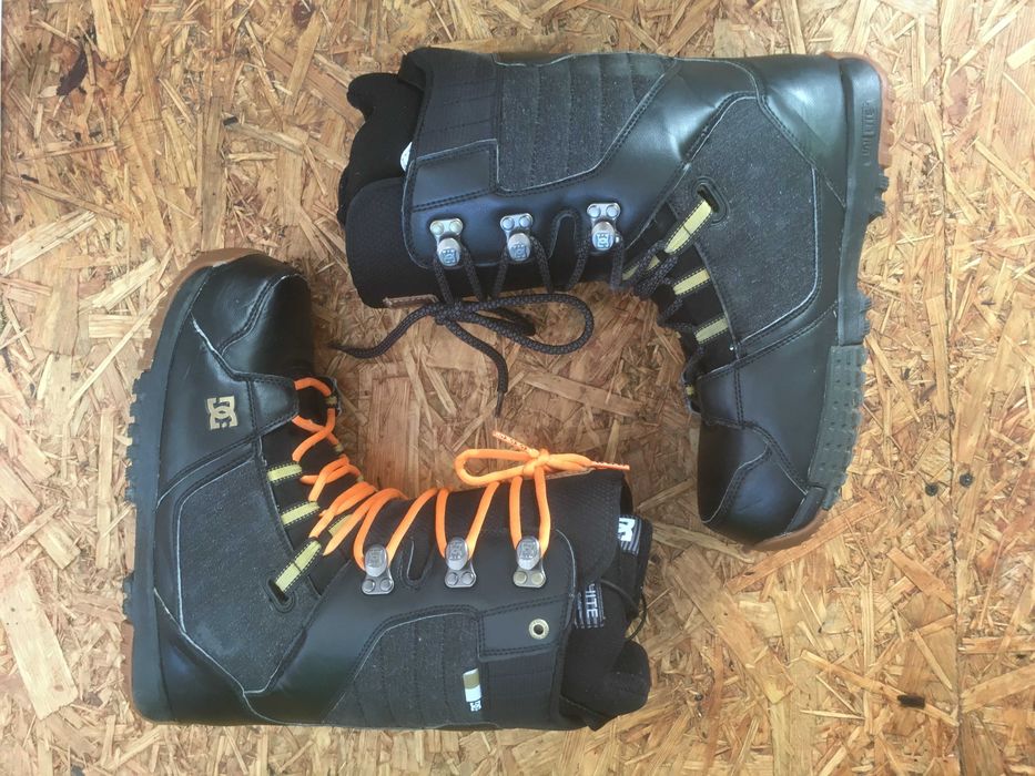 Sznurowane buty snowboardowe DC Mutiny roz. 9 (42/42.5)