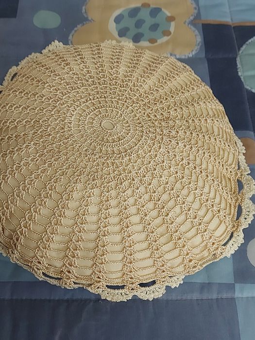 2 almofadas redondas croché linha de seda