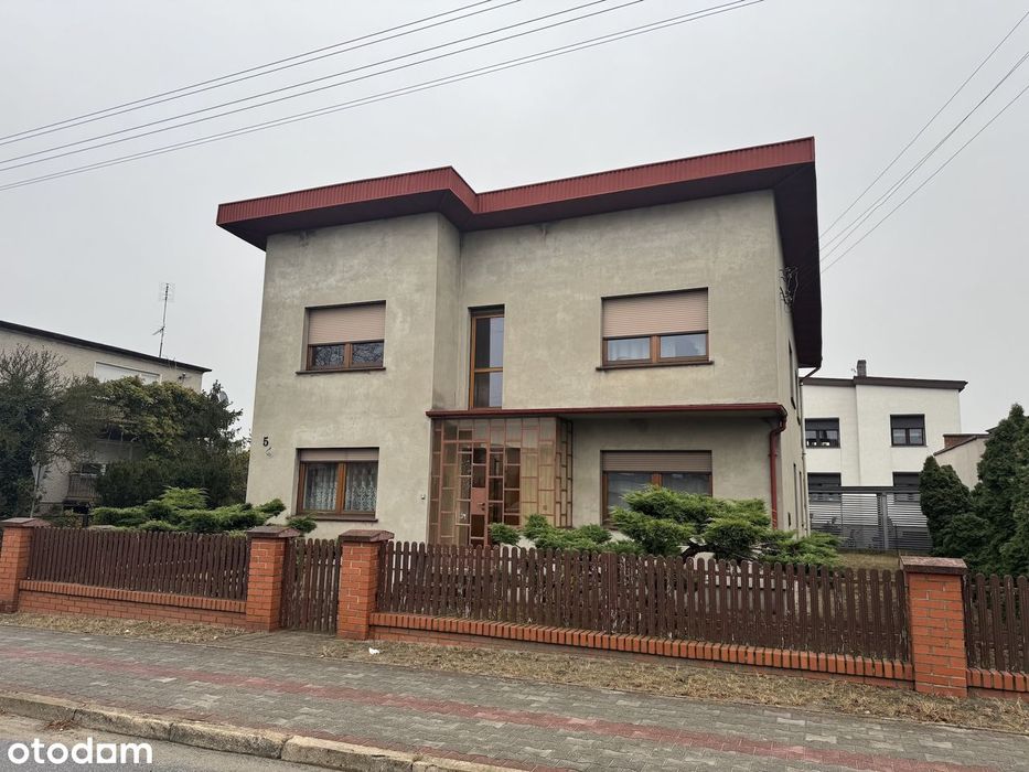 Dom z dużym potencjałem. Idealny dla rodziny oraz pod wynajem.