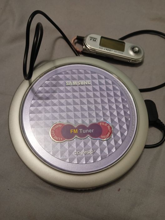 CD плеер Samsung MCD-CP550.