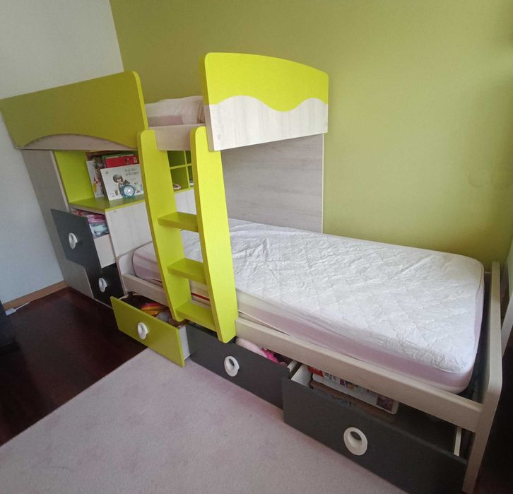 Beliche com 2 camas robusto e em excelente estado