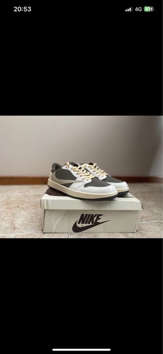 Nike air jordan Travis Scott