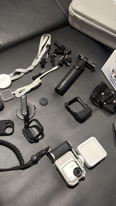 Insta 360 go ultra semi nova com varios acessorios e garantia