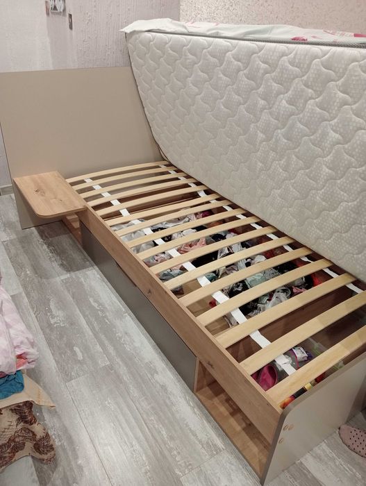 Ліжко одномісне .