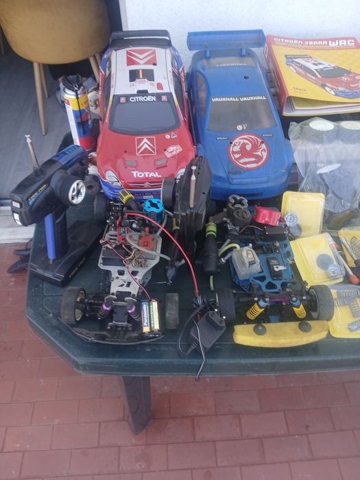 2 carrinhos a gasolina