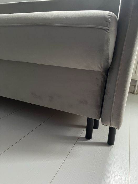 Szara sofa rozkladana