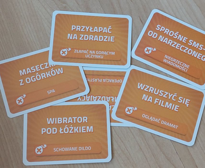 Gra karciana czółko