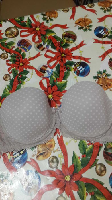 Бюстгальтер балконет