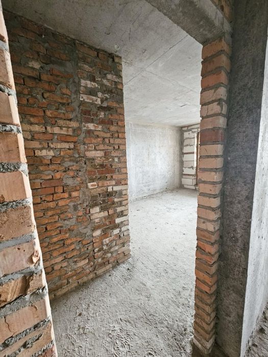 Продажа б/к 5 к.дворівневої кв. 175,5 кв.м. по вул. А.Ахматової, 13-Д