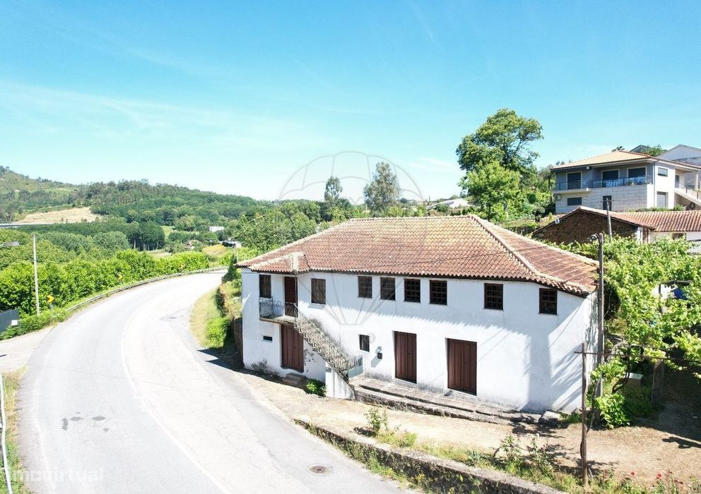 Moradia T4 para venda — Basto, Braga