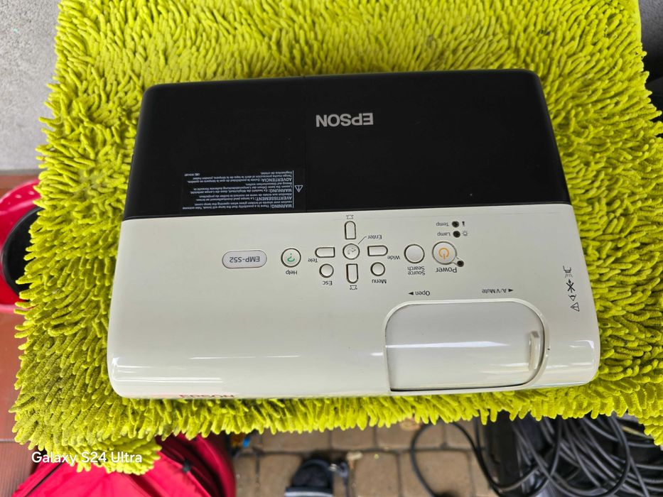 projektor epson emp s52
