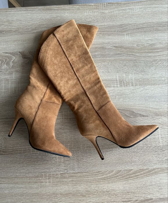 Brązowe kozaki zamszowe na wysokiej szpilce