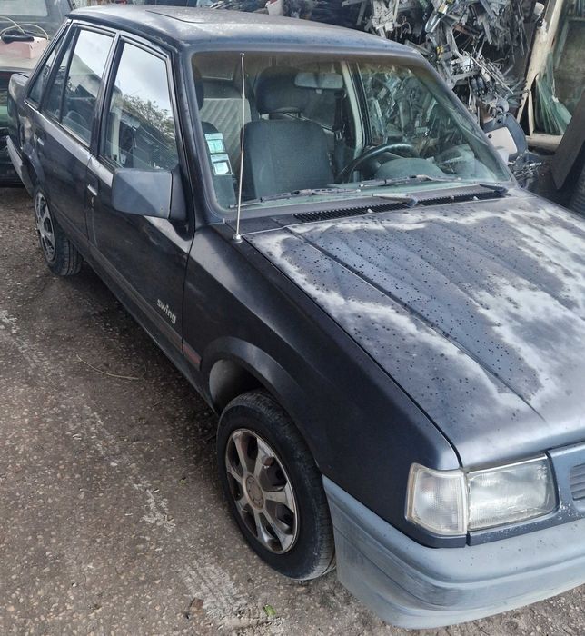 Opel Corsa para peças
