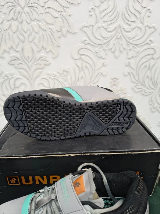 Buty rowerowe unparallel dustup 39.5 MTB platformy flat ebike