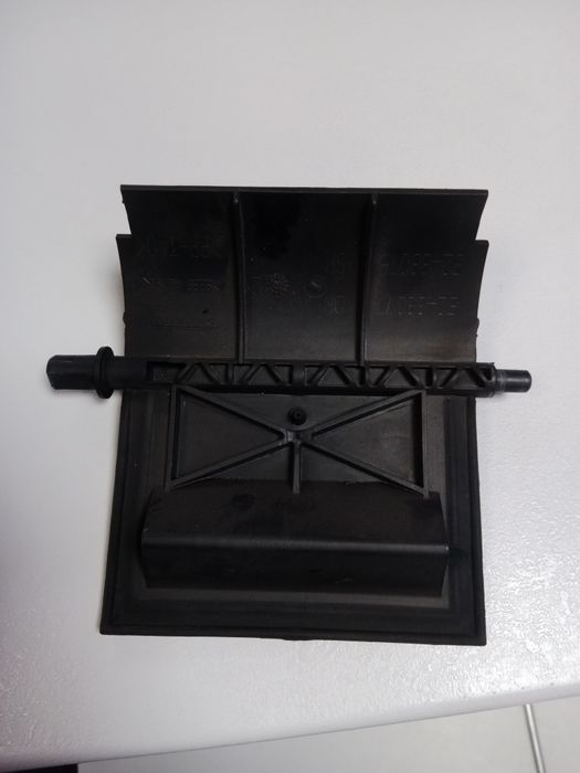 Продам заслонку печки правая лагуна 2 в идеальном состоянии