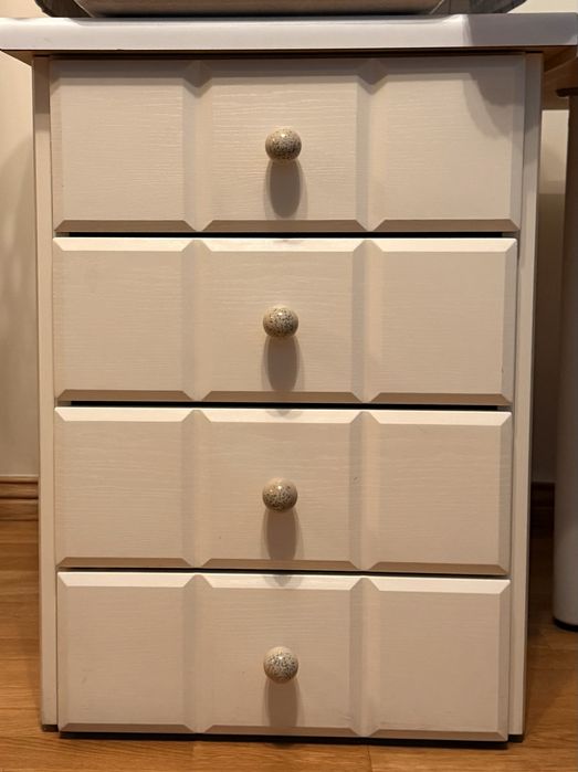 Secretária e Mesa de cabeceira