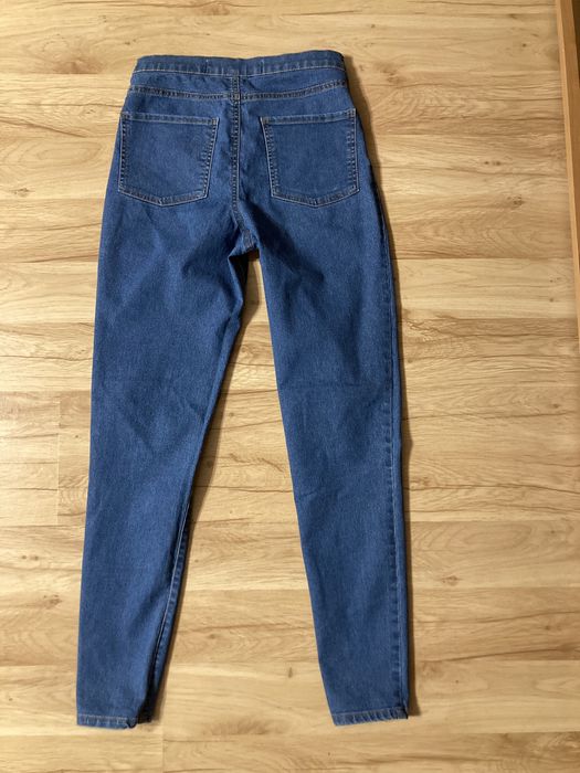 Jeansy z dziurami Denim Co