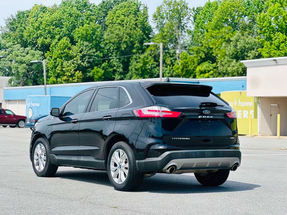 Ford Edge Titanium      2022