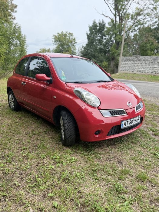 автомобіль Nissan Micra