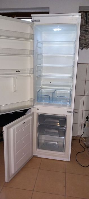 Lodówka z zamrażarką do zabudowy Amica BK 313.3