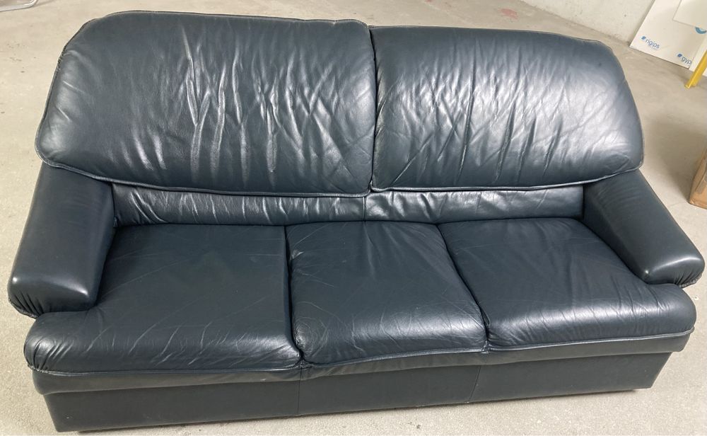 Sofá 3 lugares em pele genuína azul – confortável e sólido