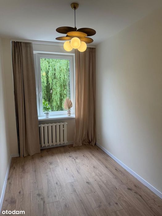 Centrum, 1 piętro , 3 pokoje ,balkon, parking, nowe okna, po remoncie – pohled 6