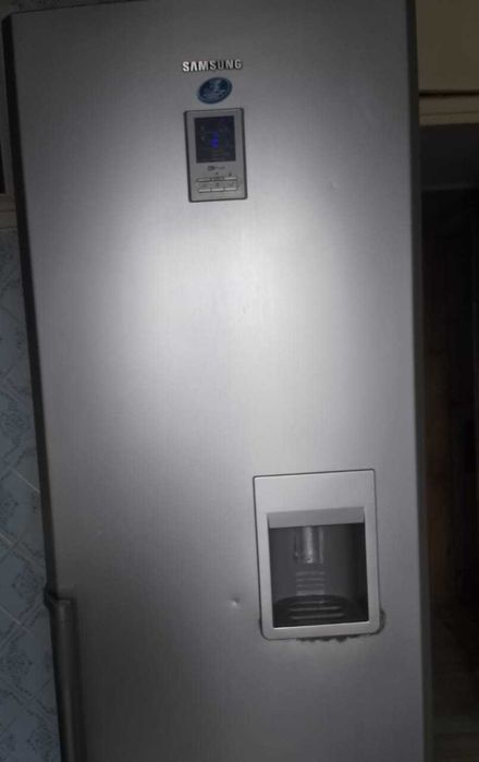 Продається холодильник терміново.