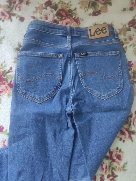 Spodnie Lee 26 stan idealny