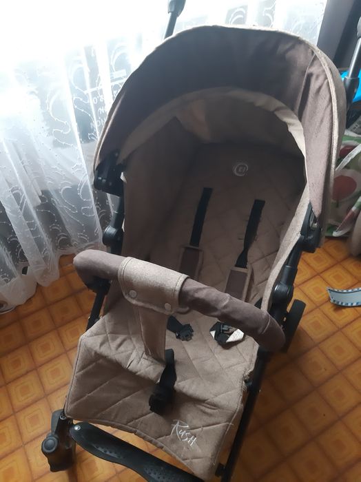 Коляска прогулочная