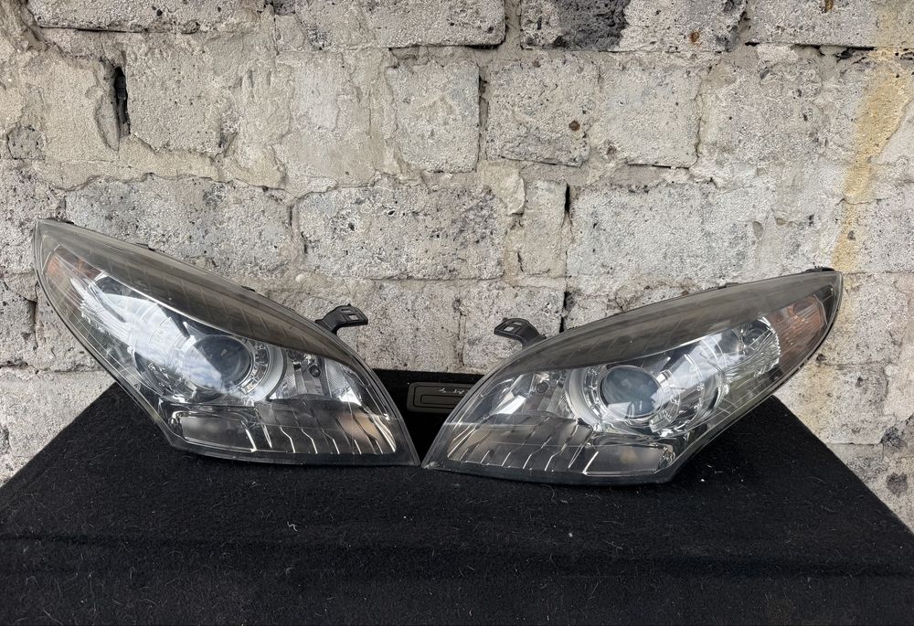 Фара ліва права ксенон Renault Megane 3 фари меган 3 розборка