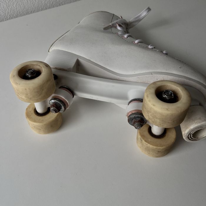 Patins Branco nº 39 BR -  41 PT