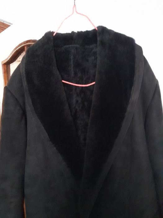 Розкішна фірмова дублянкатнат.цегейка хутро,тепла фірма на фото