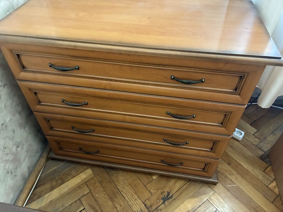 Komoda z czterema szufladami