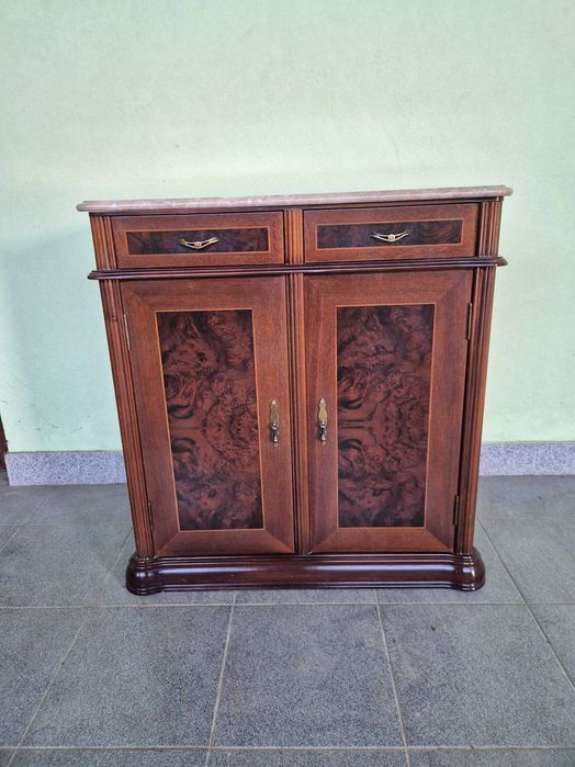 Consola vintage com pedra