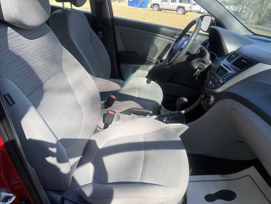 Hyundai Accent      2015