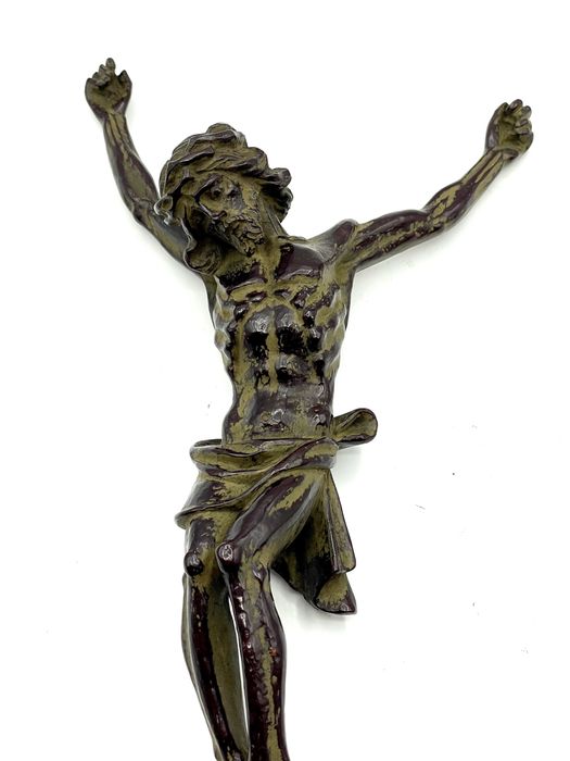 Cristo em madeira antigo, arte sacra, religioso