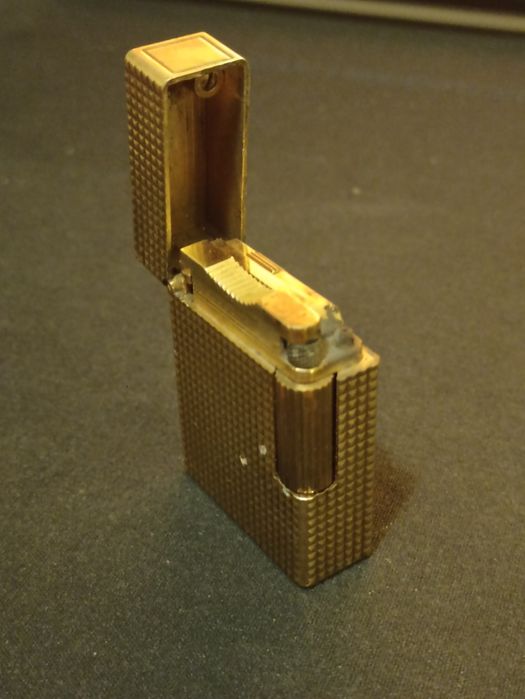 Isqueiro S.T. Dupont Ligne 2 Ouro Raro