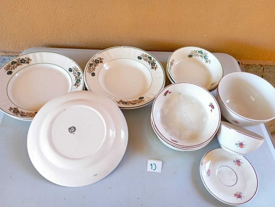 Lote pratos e tigelas antigos