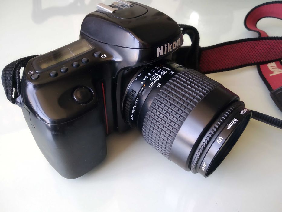 Máquina Fotográfica Nikon N50 com objectiva