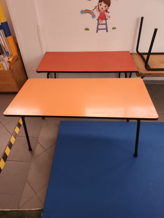 Mesa retangular laranja