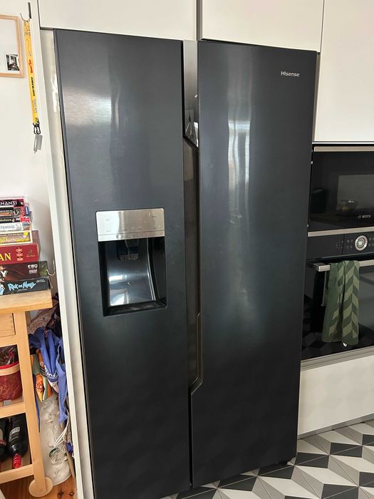 Frigorífico Americano Hisense RS694N4TF2 – Avariado / Para Peças