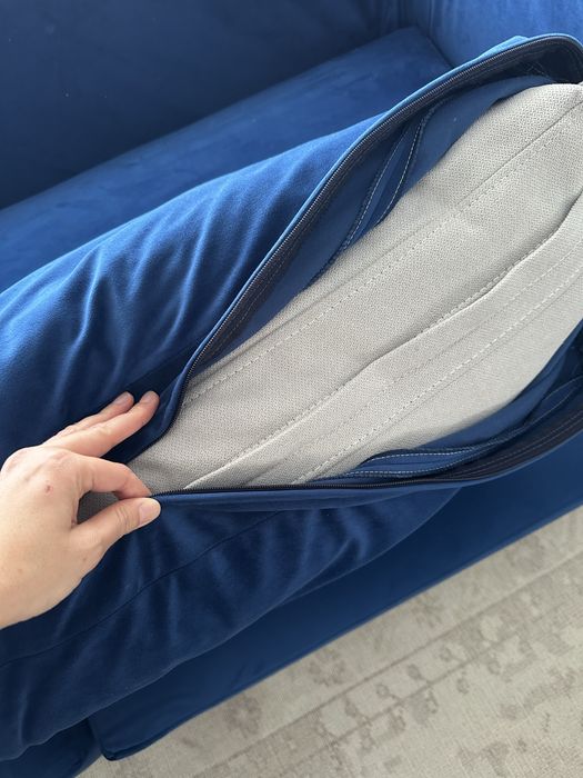 Sofá de canto em veludo (3m x 2m) com capas removíveis + cadeira