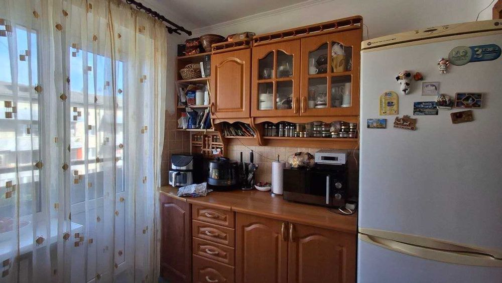 Продаж 3 к. квартири Надвірна, центр, 66 м2, двостороння, балкони