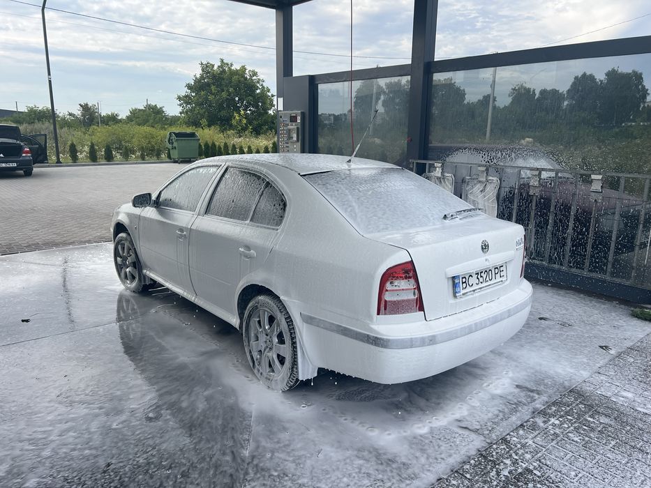 Шкода октавіа  тур.                                                  .