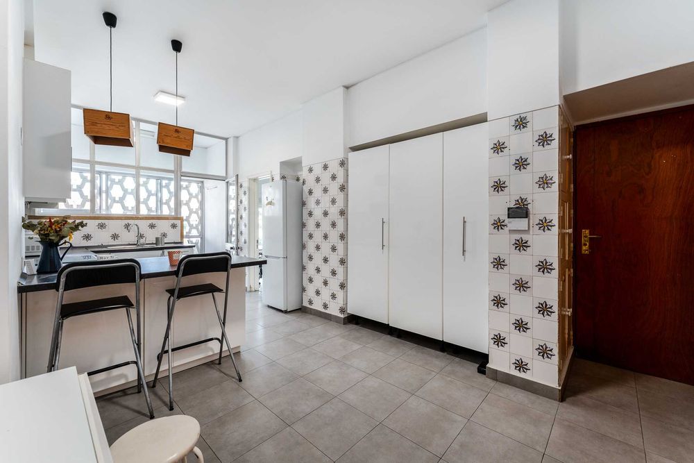 Quarto espaçoso no Campo Grande