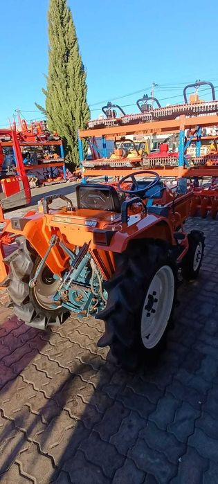 Campanha de Natal: Trator Kubota Bulltra ZB1-16+ 4 alfaias POUPE 1250€