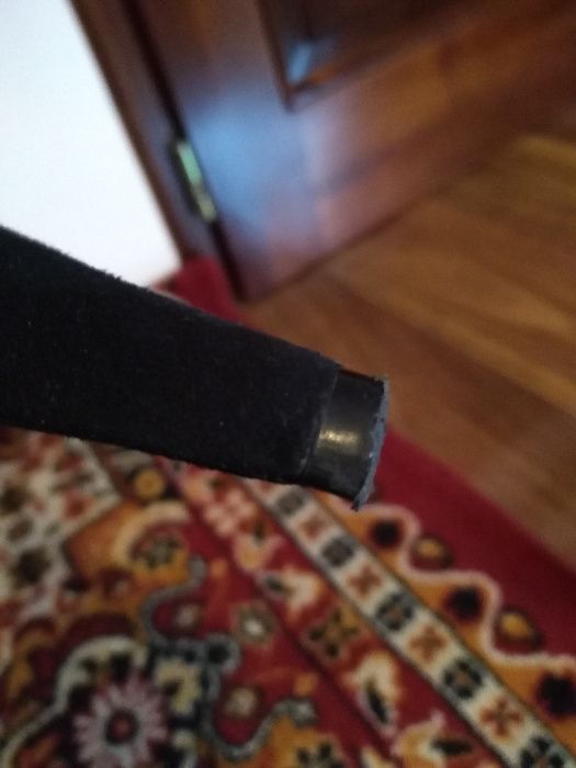 czarne zamszowe jesienne botki na obcasie Deichmann