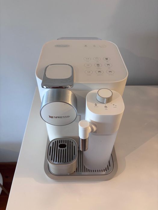 Máquina Café Delonghi gran lattissima