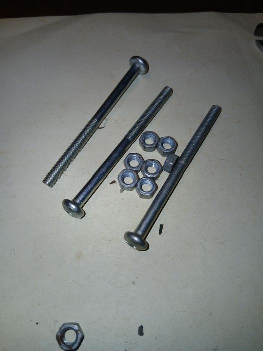 Винт М5  L=70 мм., гайка М5 h=4мм.