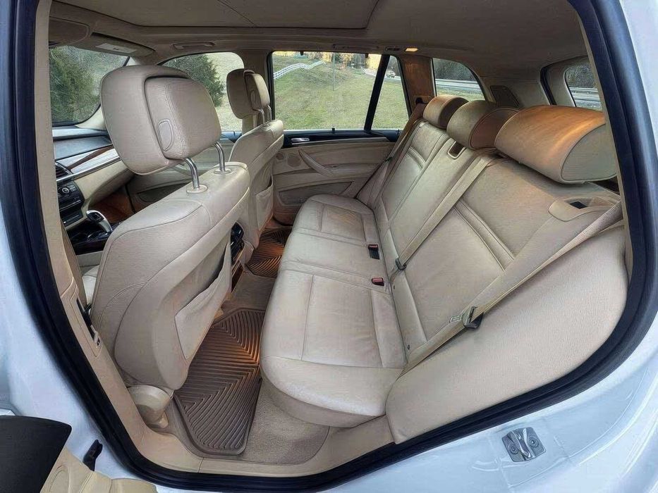 BMW X5 xDrive35d      2012